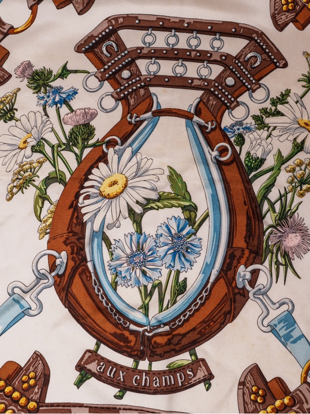 Hermès Aux Champs Silk Twill Scarf Carré 90 Pale Blue Floral Medallion Motif - Picture 5 of 5